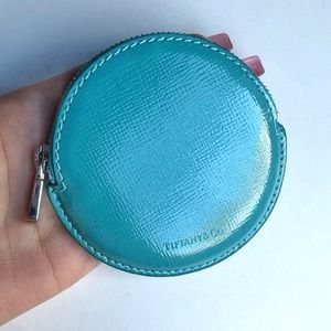 Tiffany&co coin purse in the iconic tiffany blue